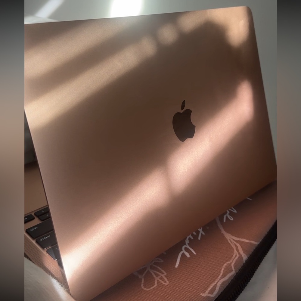 Apple - MacBook Air 13.3" Laptop with Touch
ID